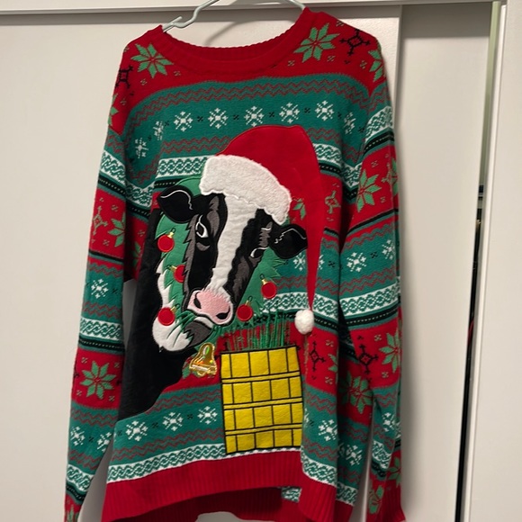 Celebrate Together Other - Oversized cow sweater!